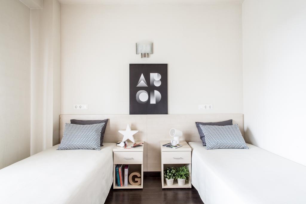 Residencia Universitaria Resa Giner De Los Rios Алькала-де-Энарес Экстерьер фото